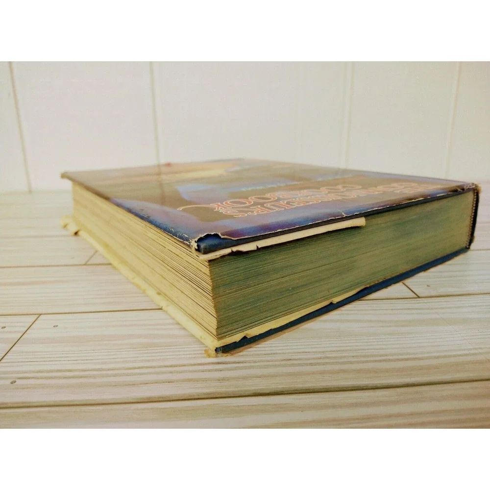 The‎ Connoisseur's Cookbook 1965 1st Edition HCDJ Robert Carrier Gourmet-Core